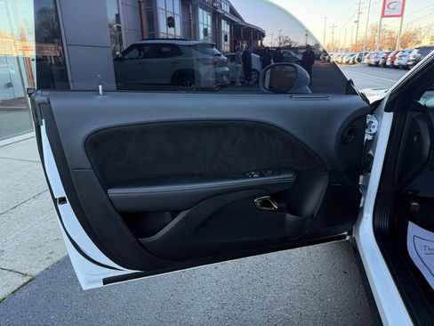 Used 2016 Dodge Challenger SRT Hellcat image 31