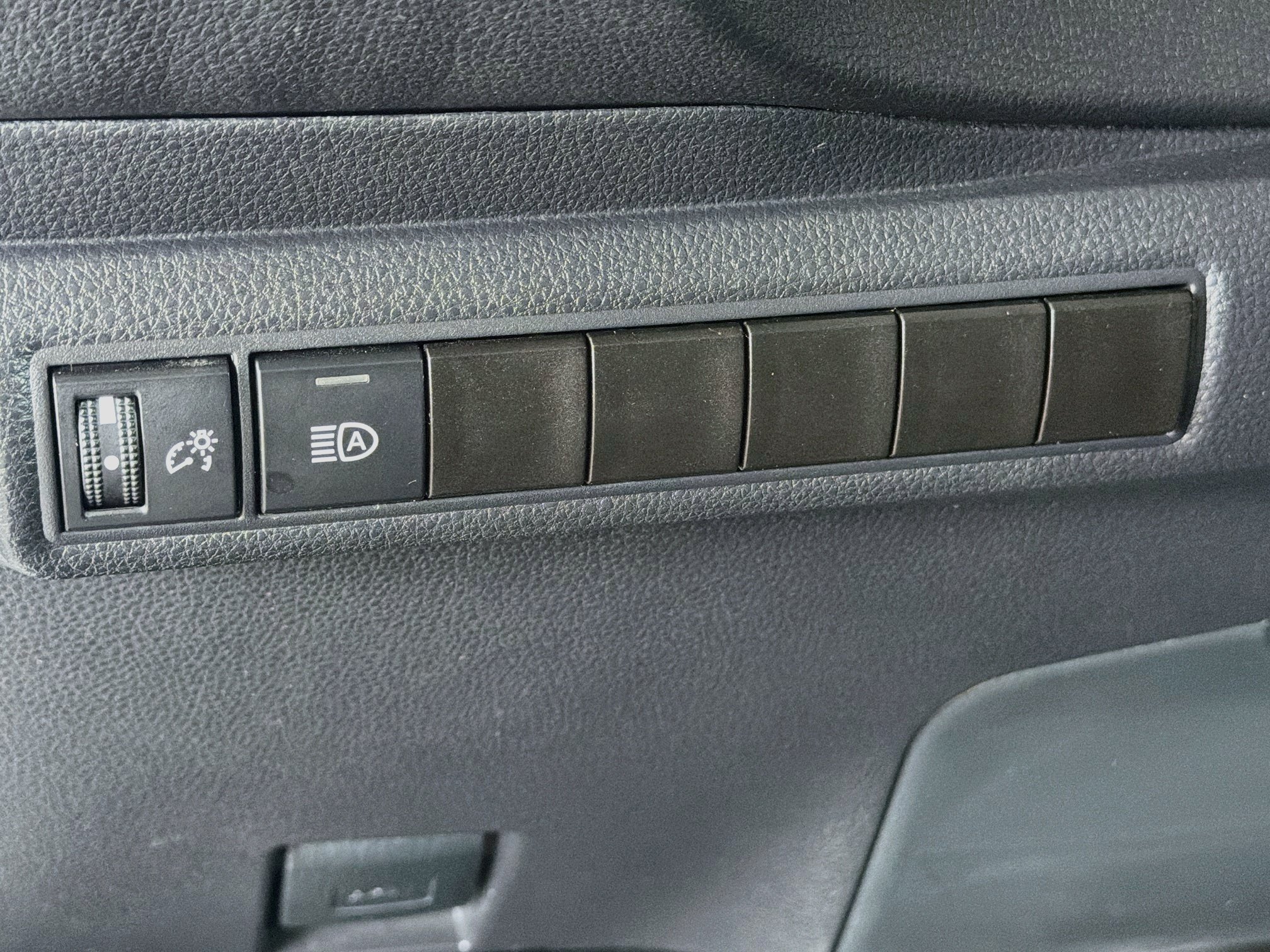 Used 2025 Toyota Corolla LE FWD image 16