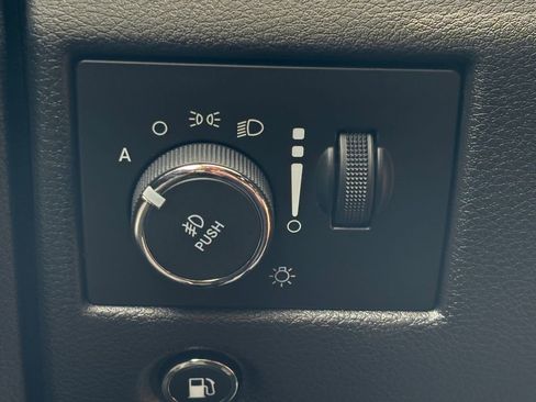 Used 2019 Jeep Grand Cherokee Trailhawk AWD/4WD image 3