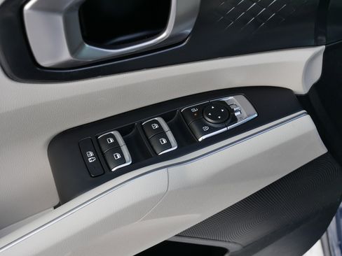 Certified 2025 Kia Sorento S image 19