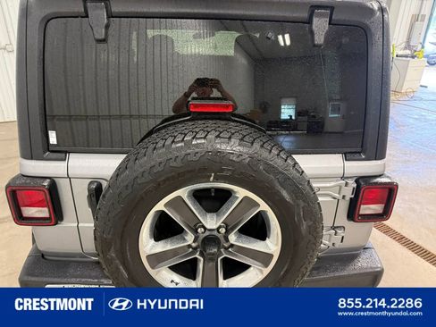 Used 2019 Jeep Wrangler Unlimited Sahara w/ Cold Weather Group AWD/4WD image 16