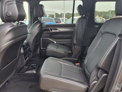 New 2026 Jeep Grand Wagoneer L 2WD image 9