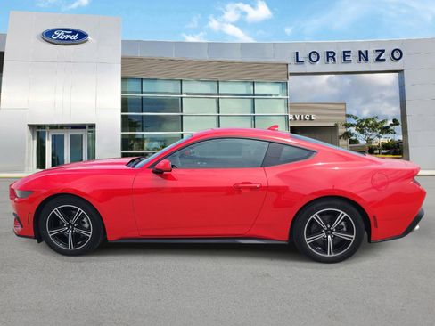 Used 2025 Ford Mustang Coupe RWD image 8