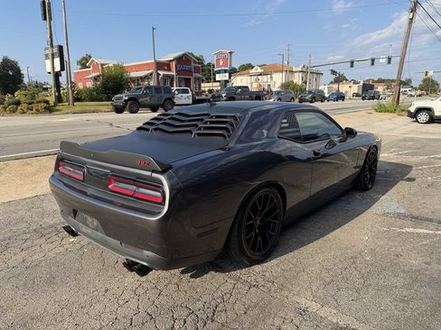Used 2016 Dodge Challenger SRT w/ Technology Group RWD image 10