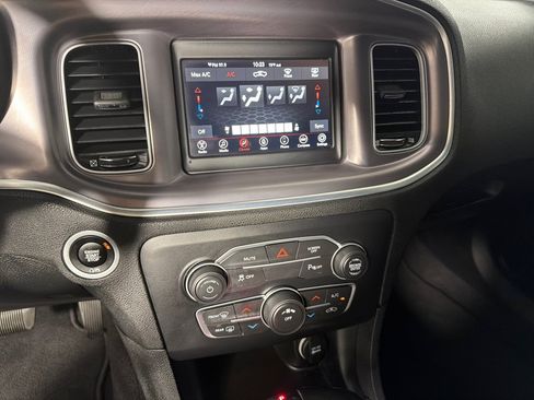 Used 2022 Dodge Charger SXT RWD image 14