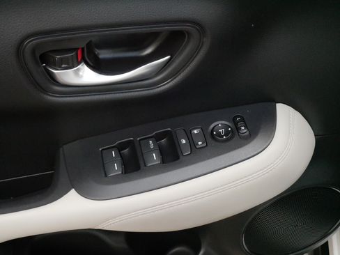 Certified 2023 Honda HR-V LX image 19