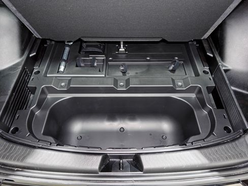 Used 2024 Chevrolet Equinox EV RS FWD image 26