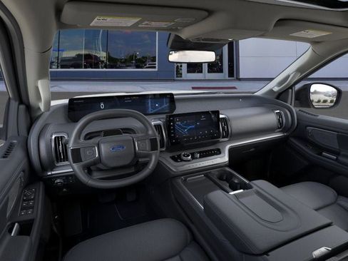 New 2026 Ford Expedition Max Platinum w/ Driver's Package AWD/4WD image 9