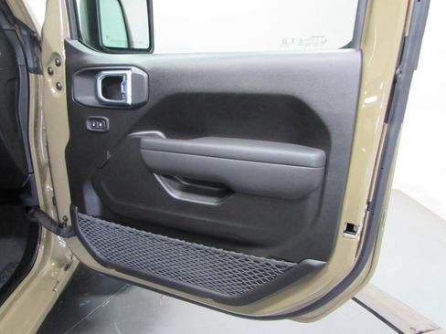 New 2026 Jeep Gladiator Sport AWD/4WD image 16
