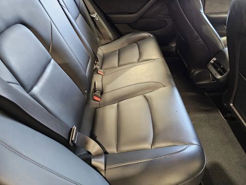 Used 2018 Tesla Model 3 Long Range RWD image 9