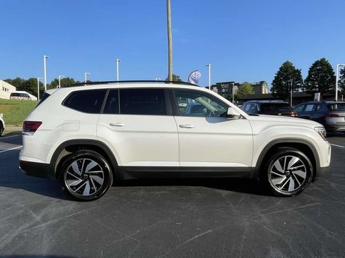 Certified 2026 Volkswagen Atlas SE w/ Panoramic Sunroof Package FWD image 8