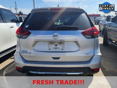 Used 2019 Nissan Rogue SV w/ Premium Package image 5