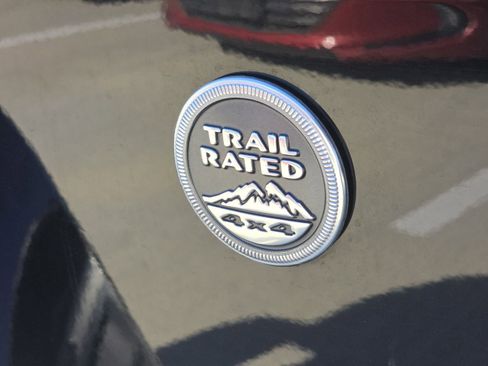 Used 2017 Jeep Wrangler Unlimited Sahara w/ Max Tow Package image 11