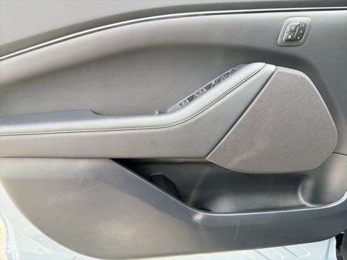 Used 2025 Ford Mustang Mach-E Select w/ Comfort Package Lite RWD image 8
