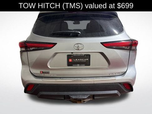 Used 2022 Toyota Highlander XLE AWD/4WD image 4