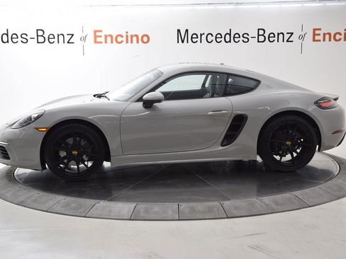 Used 2019 Porsche 718 Cayman RWD image 3