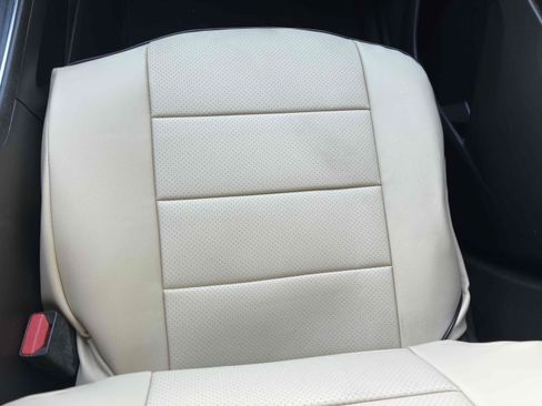 Used 2022 Chevrolet Traverse LS FWD image 44