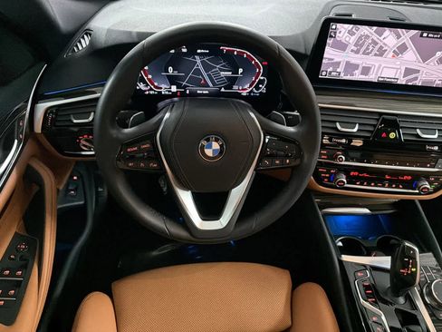 Used 2023 BMW 530e 530e w/ Convenience Package image 14