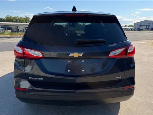 Used 2019 Chevrolet Equinox LS w/ LS Convenience Package AWD/4WD image 4