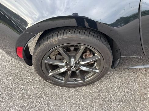 Used 2017 MAZDA MX-5 Miata RF Club RWD image 11