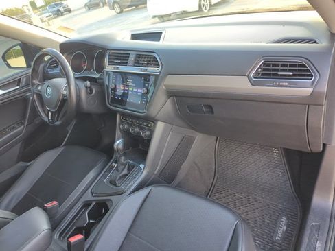 Used 2019 Volkswagen Tiguan SE w/ Panoramic Sunroof Package FWD image 26