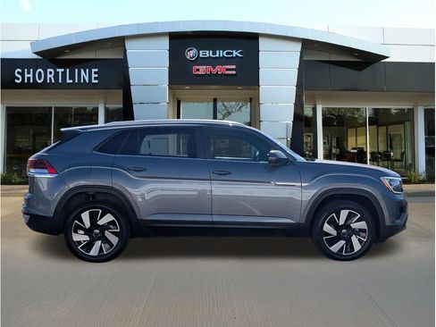 Used 2024 Volkswagen Atlas Cross Sport SE AWD/4WD image 2