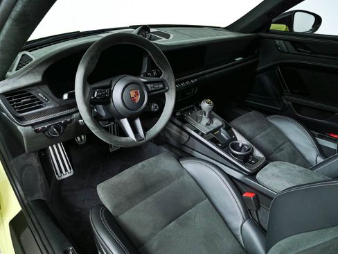 Certified 2026 Porsche 911 GT3 RWD image 4