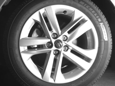 Used 2019 Toyota Corolla SE FWD image 22