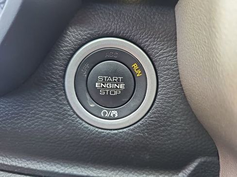Used 2020 RAM 1500 Laramie AWD/4WD image 29