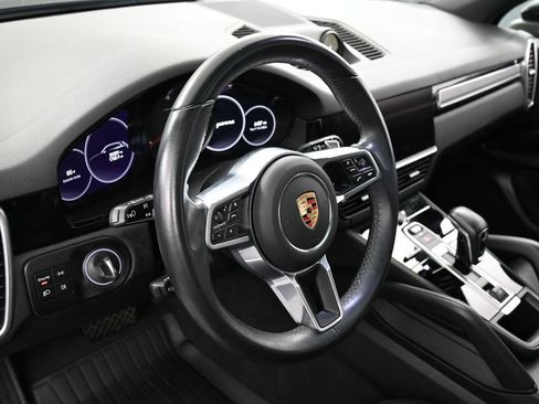 Certified 2023 Porsche Cayenne Platinum Edition AWD/4WD image 17