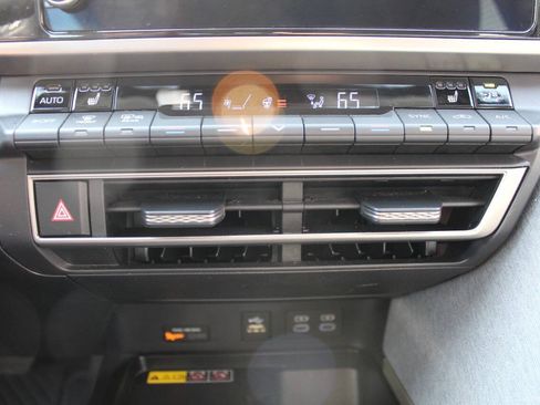 Used 2025 Toyota Camry LE w/ Convenience Package AWD/4WD image 14