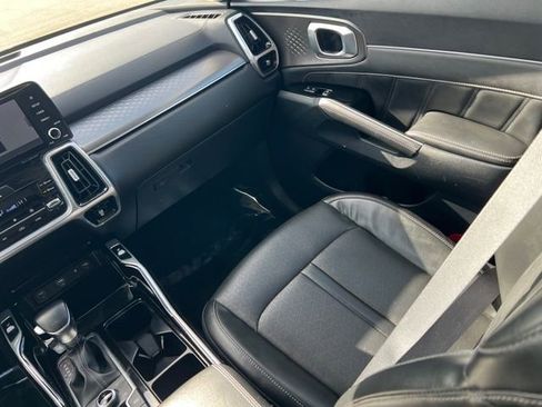 Certified 2022 Kia Sorento SX image 13