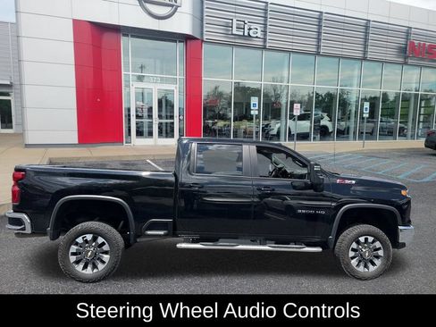 Used 2024 Chevrolet Silverado 3500 LT w/ Convenience Package AWD/4WD image 19