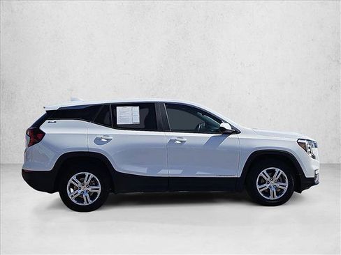 Used 2024 GMC Terrain SLE FWD image 4