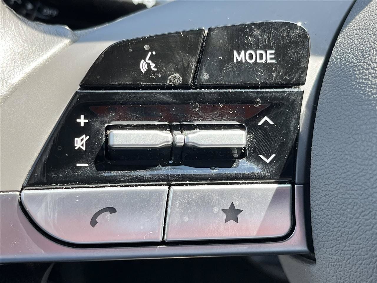 Used 2025 Hyundai Elantra SEL FWD image 22