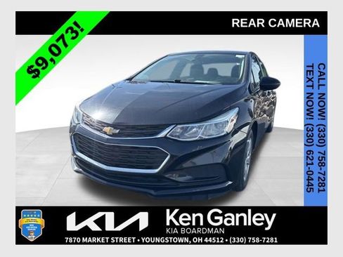 Used 2017 Chevrolet Cruze LS FWD image 1