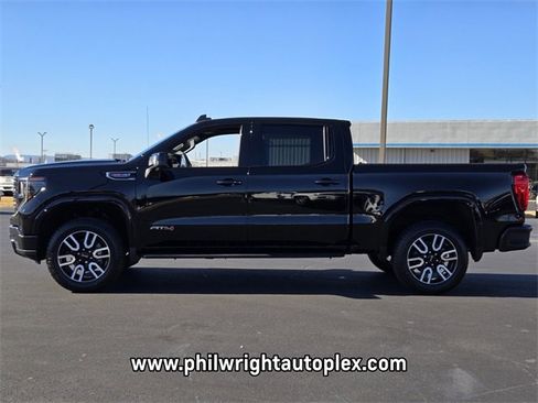 Used 2024 GMC Sierra 1500 AT4 w/ Technology Package image 6