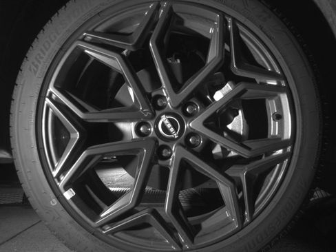 Used 2026 Nissan Kicks SR FWD image 15
