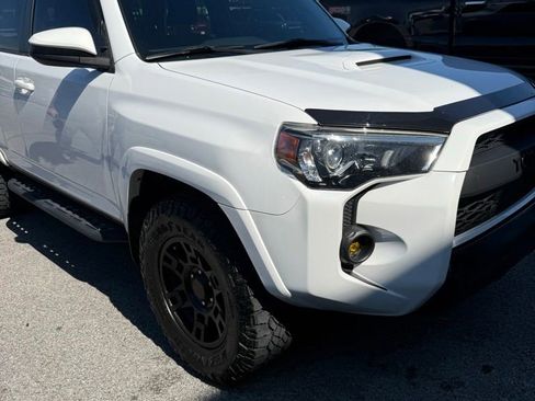 Used 2020 Toyota 4Runner TRD Off-Road AWD/4WD image 2