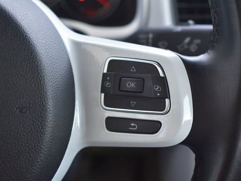 Used 2018 Volkswagen Beetle 2.0T Coast image 21