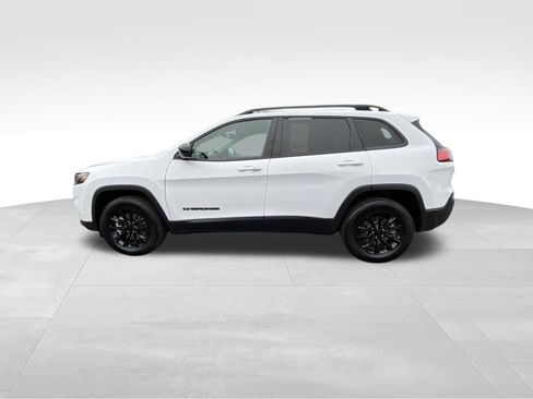 Used 2023 Jeep Cherokee Altitude Lux image 9