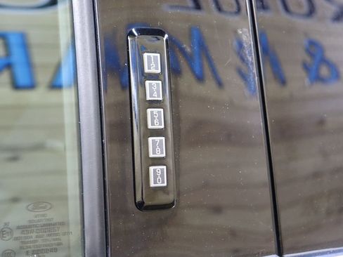 Used 2019 Ford F150 Platinum AWD/4WD image 18
