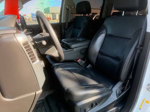 Used 2018 Chevrolet Silverado 1500 LT w/ LT Convenience Package RWD image 14