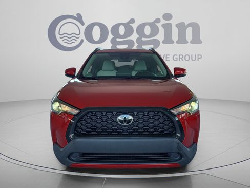 Used 2022 Toyota Corolla Cross LE w/ Moonroof Package FWD image 8