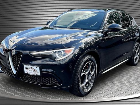 Used 2018 Alfa Romeo Stelvio Ti Sport AWD/4WD image 3
