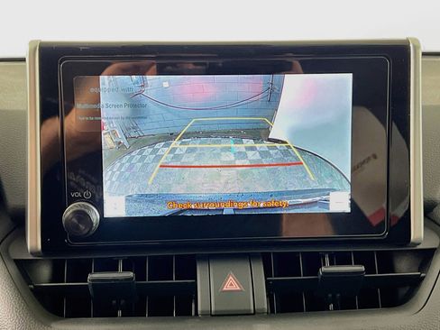 Used 2025 Toyota RAV4 XLE w/ Convenience Package FWD image 28