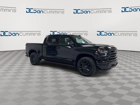 Used 2024 Chevrolet Silverado 1500 High Country w/ Midnight Edition AWD/4WD image 2