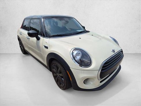 Used 2021 MINI Cooper 4-Door Hardtop FWD image 3