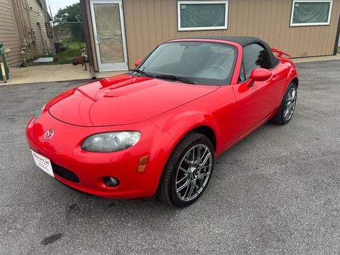 Used 2008 MAZDA MX-5 Miata Sport w/ Convenience Pkg RWD image 3
