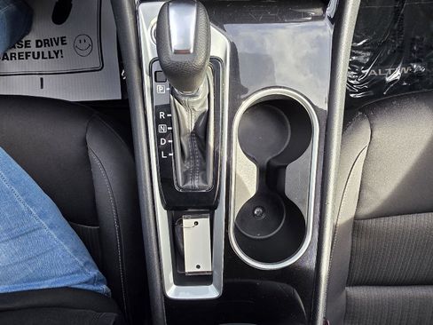 Used 2024 Nissan Altima 2.5 SV image 22